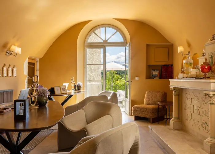Chateau Les Oliviers De Salettes
